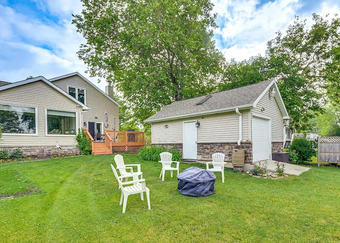 Holiday home Fall Escape! Waterfront Chain O'lakes Hideaway *