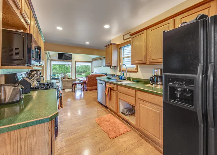 Fall Escape! Waterfront Chain O'lakes Hideaway Holiday home