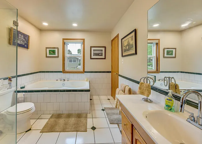 Fall Escape! Waterfront Chain O'lakes Hideaway Holiday home *