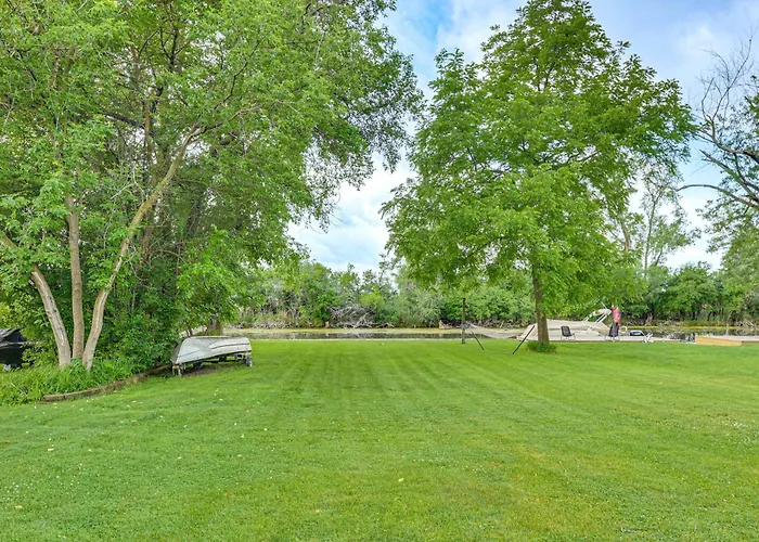 Fall Escape! Waterfront Chain O'lakes Hideaway *